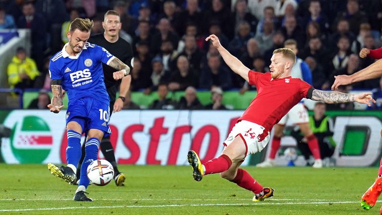 Soi kèo xiên Leicester City vs Swansea City